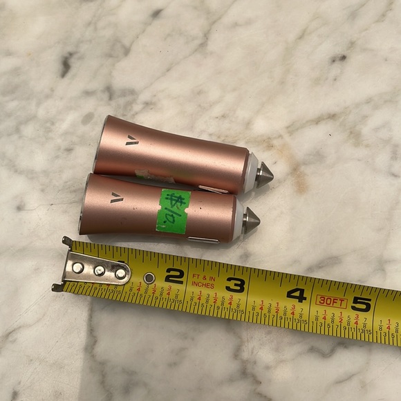 2 pieces of rose gold color fast car chargers - Picture 4 of 4
